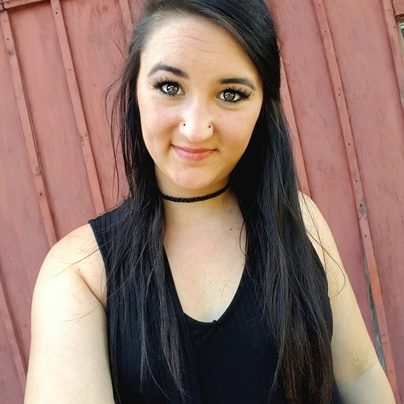 Meet your Posher, Bayli - Picture 1 of 1